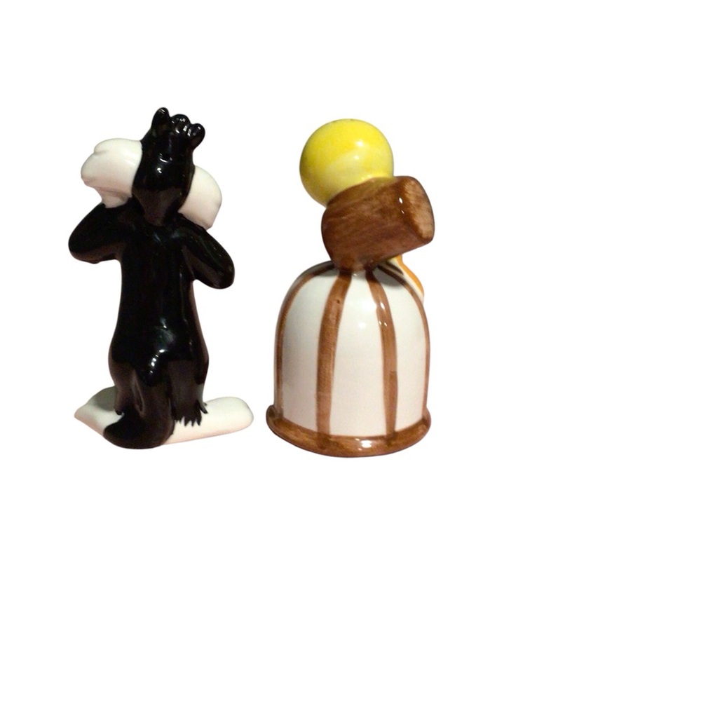 Looney Tunes Sylvester and Tweety Bird vintage ceramic salt and pepper shakers. - Picture 2 of 3